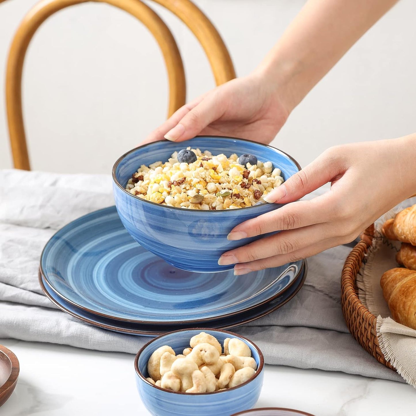 Selamica Ceramic 24 Oz Cereal Bowls Set, Deep Soup Bowls, 5.9 Inch Porcelain Kitchen Bowls for Pasta Salad Dessert Oatmeal Ramen, Microwave Dishwasher Safe, Set of 6, Gradient Blue