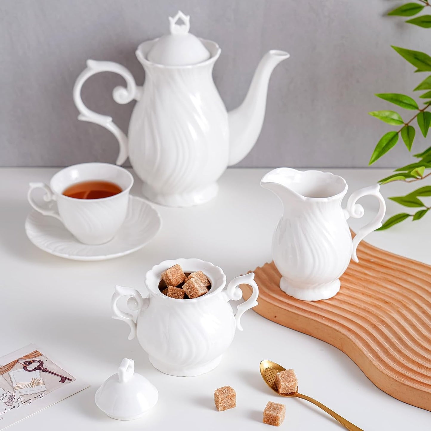 Sugar and Creamer Set Ceramic, Creamer Pitcher and Sugar Bowl with Lid, Creamer Pitcher with Handle,Sugar Cube Dish Coffee or Tea, White (white)