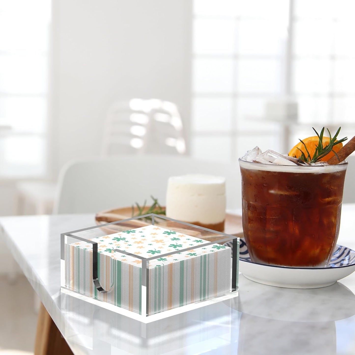 Rubtlamp 1Pcs Acrylic Cocktail Napkin Holder - 0.27Inch Thickness Bathroom Napkins Holder - Square Tissue Dispenser - Luncheon Napkins Holder for Table and Kitchen (Clear, 5.5”X5.5”X2.5”)