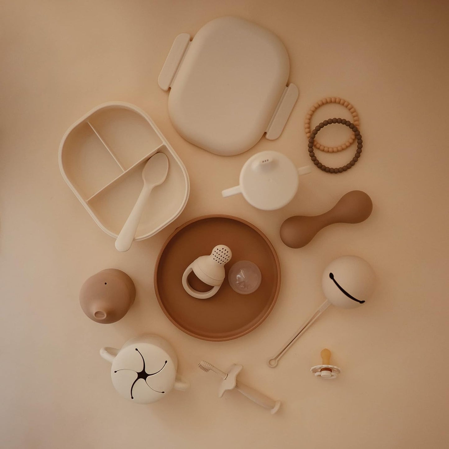 mushie Kids Bento Lunch Box | 3-Compartment & Removable Divider + Fork & Spoon Utensils | Great For Meals, School, Snacks On-the-Go | Dishwasher Safe (Ivory)