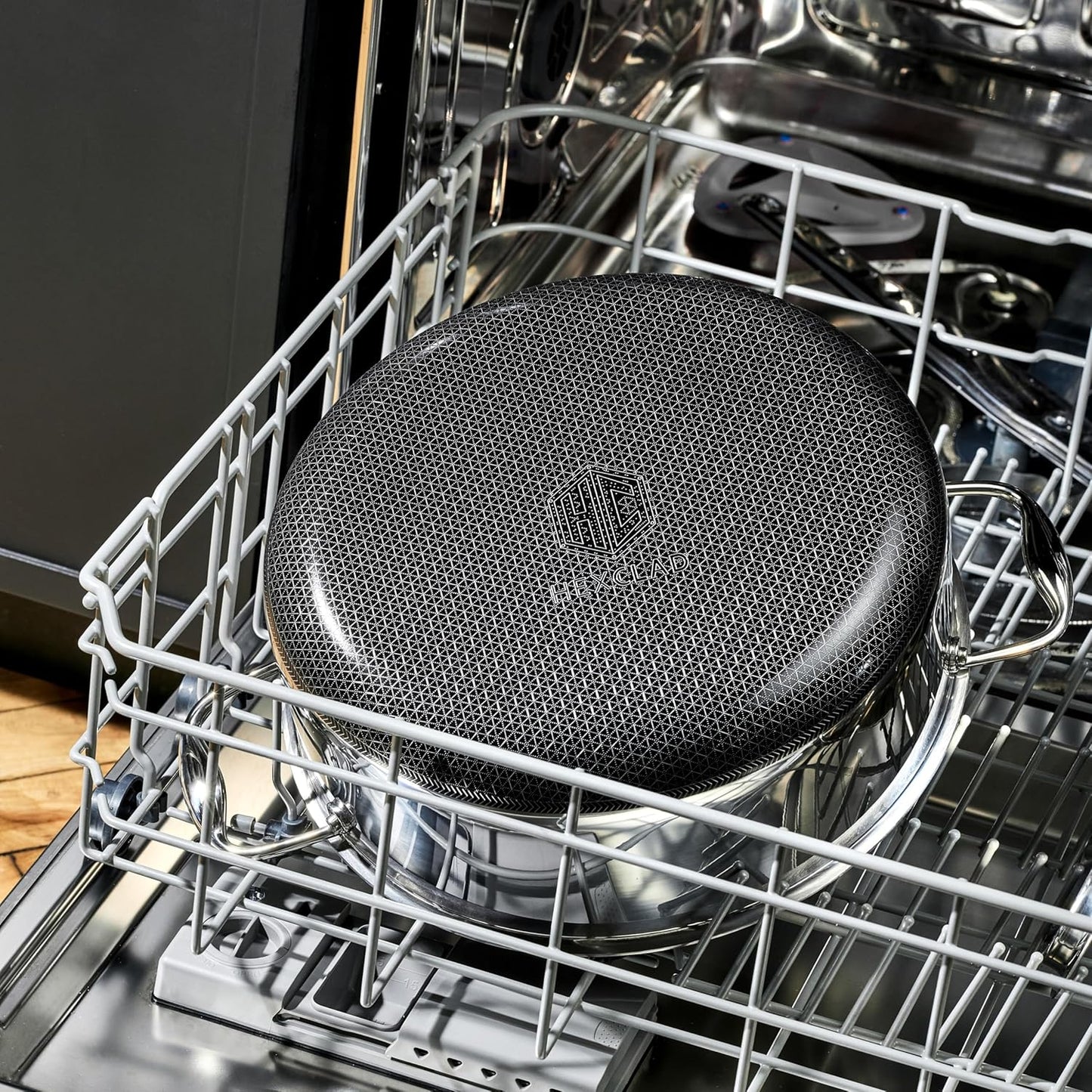 HexClad Hybrid Nonstick 6.5-Quart Oval Dutch Oven with Stainless Steel Lid, Stay-Cool Handles, Dishwasher-Friendly, Oven-Safe Up to 900°F, Induction Ready, Compatible with All Cooktops