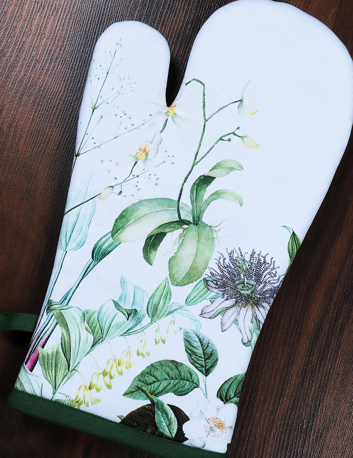 AMOUR INFINI Oven Mitts Set of 1 Quilted Liner with Hanging Loop Non Slip, Heat Resistant, Washable Reusable Oven Mitt (Floral Shrubs 7x13 Inches)