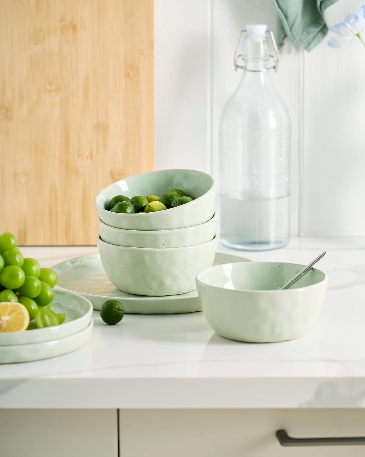 Famiware Mars Plates and Bowls Set, 12 Pieces Dinnerware Sets, Dishes Set for 4, Light Green