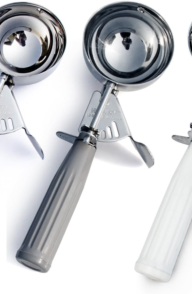 New Star Foodservice 34769 Commercial-Grade Thumb Press Food Disher/Ice Cream Scoop, 18/8 Stainless Steel, 4 oz, Size 8, Grey