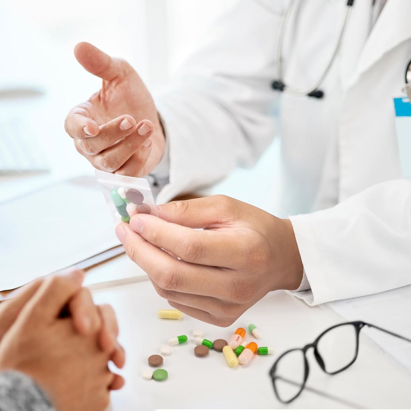 360Pcs 1.5 x 1.5 Inch Small Plastic Bags, Mini Zip Lock Baggie for Pills, Rings, Jewelry, Storage, Resealable Seal