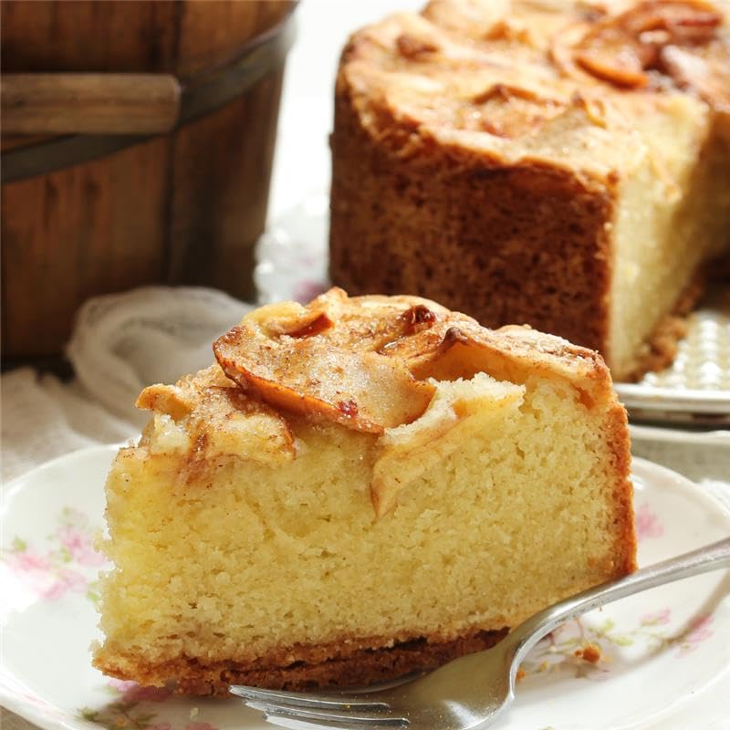 Minimalist Demerara Sugar, Perfect for Baking and Sweetening Beverages (3 Pound)