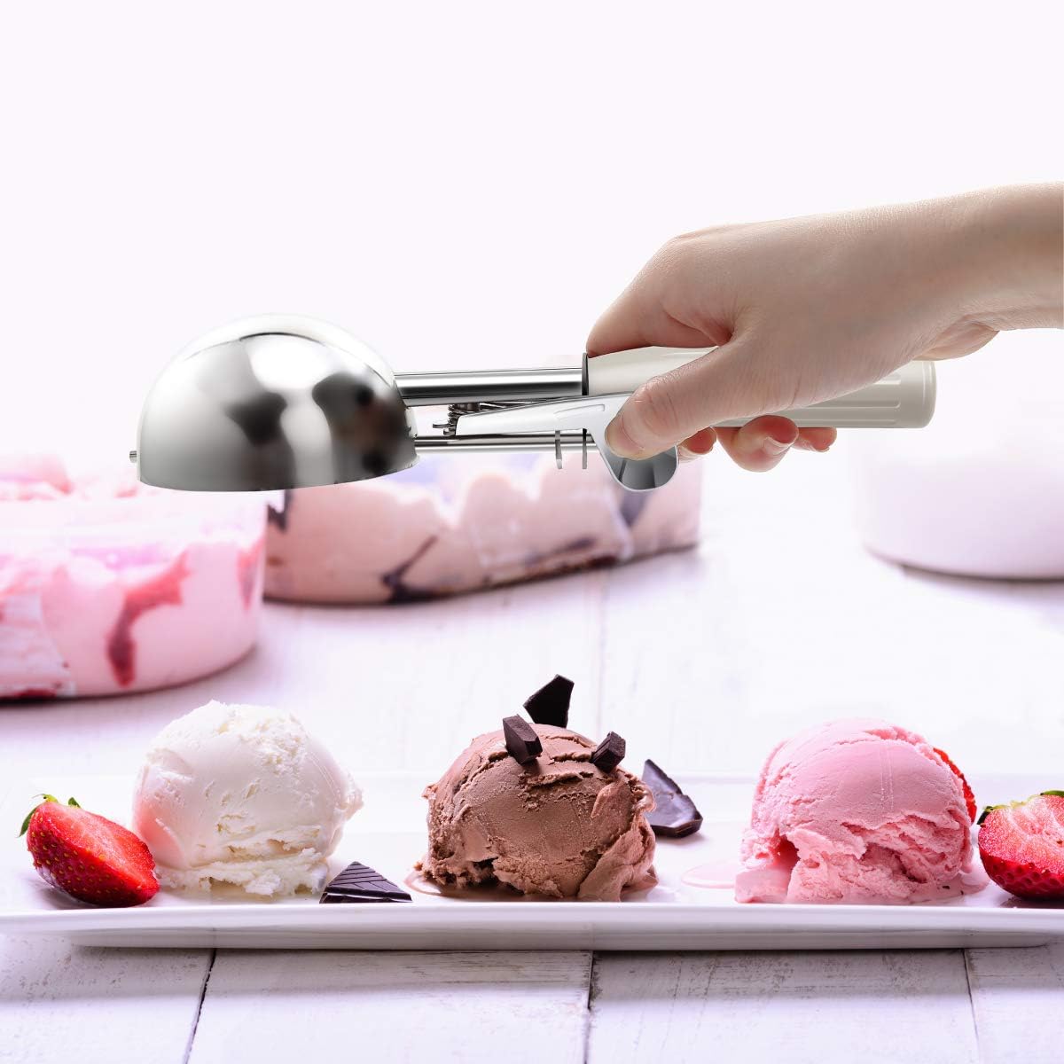Commercial-Grade Ice Cream Scooper 3.25 oz, 18/8 Stainless Steel Cookie Scoop with Plastic Handle, Portion Control Disher Scoop for Bakeries, Restaurants & Dessert Shops, #10, Ivory