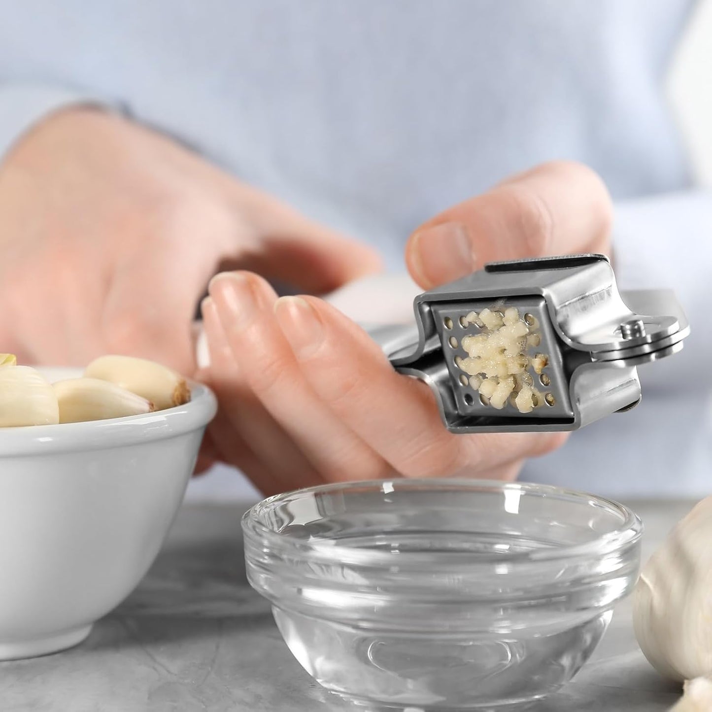 uxcell 2pcs Garlic Press, 7.7 Inch Stainless Steel Garlic Crusher and Peeler Set for Home Cooks and Professional Chefs, Blue