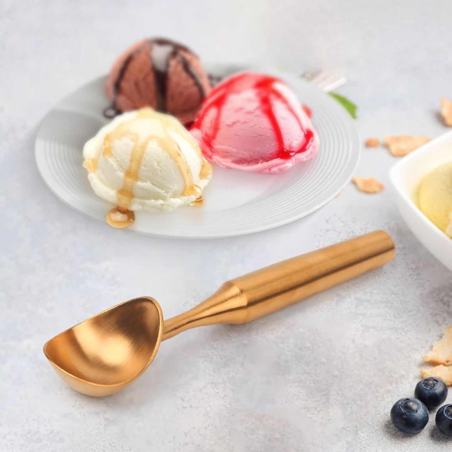 Heavy-Duty 304 Stainless Steel Ice Cream Scoop, 4.5 oz, Durable, Corrosion-Resistant & Dishwasher Safe with Ergonomic Grip for Perfect Scooping, Rosegold