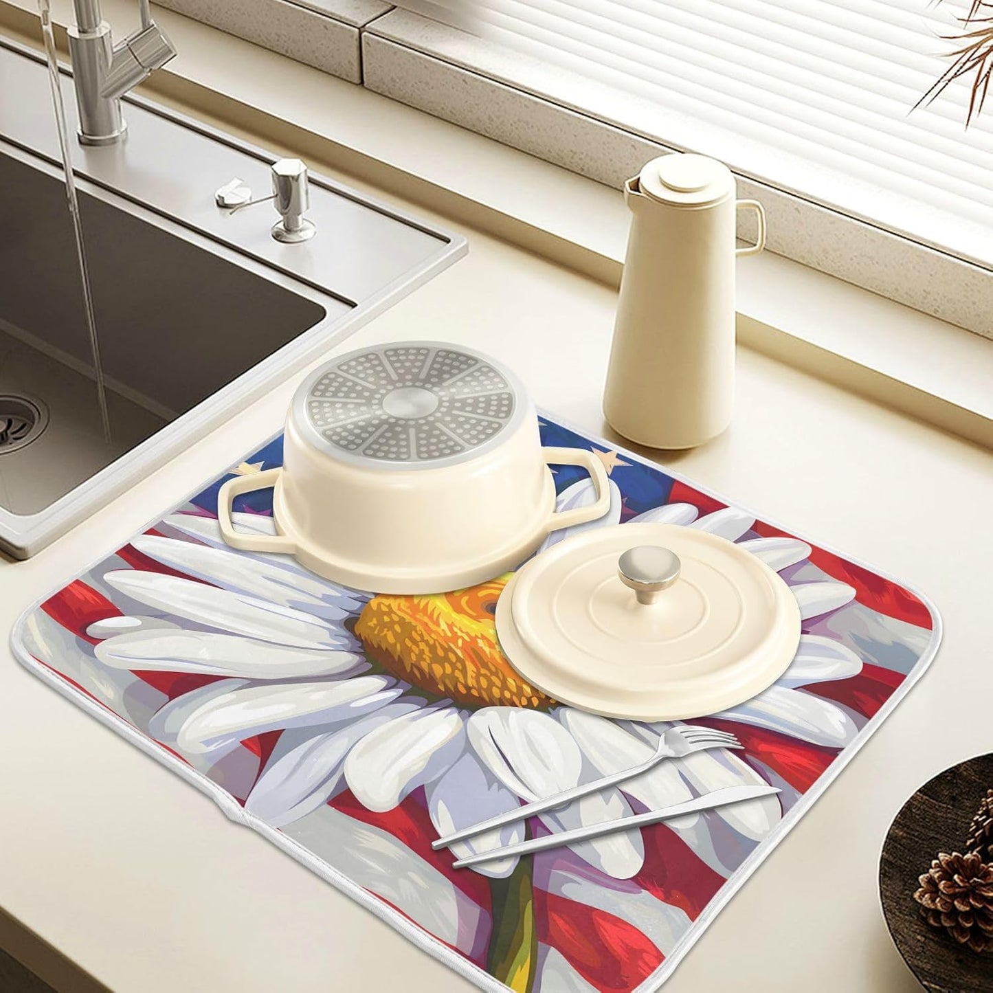Daisy Flowers and American Flag Dish Drying Mat for Kitchen Ccounter Absorbent Microfiber Small Drying Pad Dish mats for Kitchen Countertops 16 x 18 Inch