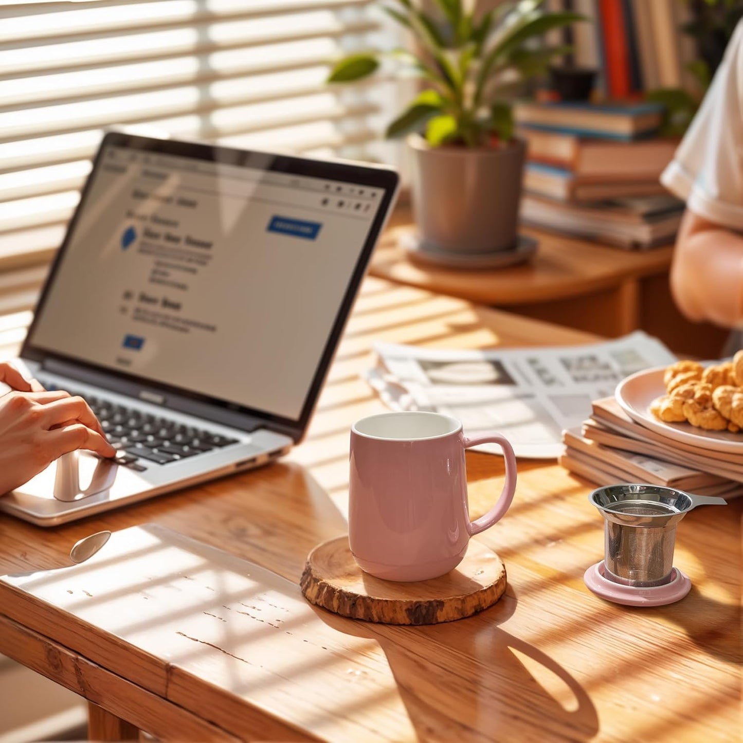 Sweese 20 OZ Porcelain Tea Mug with Infuser and Lid, Loose Leaf Tea Cup, Gifts for Tea Lover - Pink