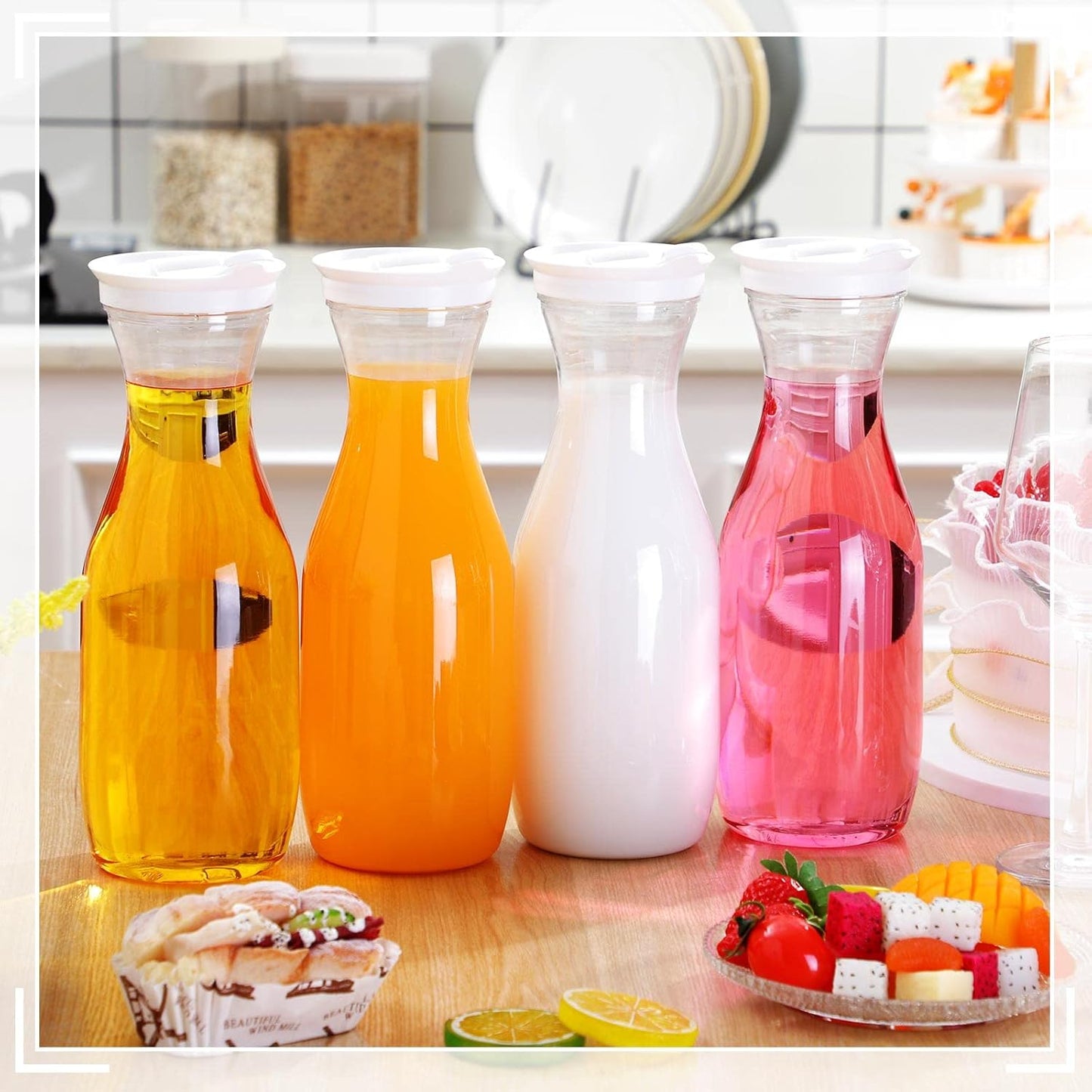 Gejoy 24 Pcs Plastic Water Carafe with Lids 32 oz Clear Juice Pitchers for Mimosa Bar Drinks Milk Iced Tea Beverage Containers for Home Restaurant School Fridge, Not Dishwasher Safe (White Cap)