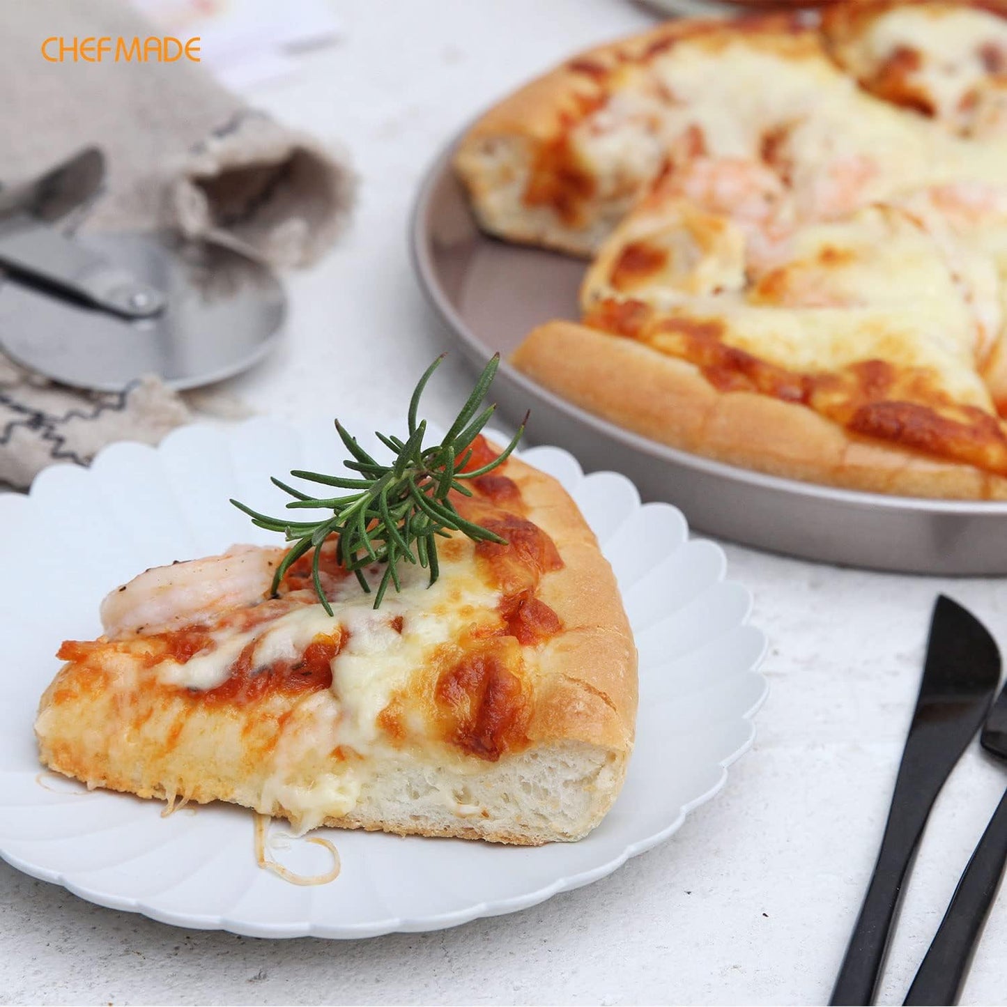 CHEFMADE Pizza Pan, 9-Inch Non-Stick Pancake Bakeware for Oven Baking (Champagne Gold)