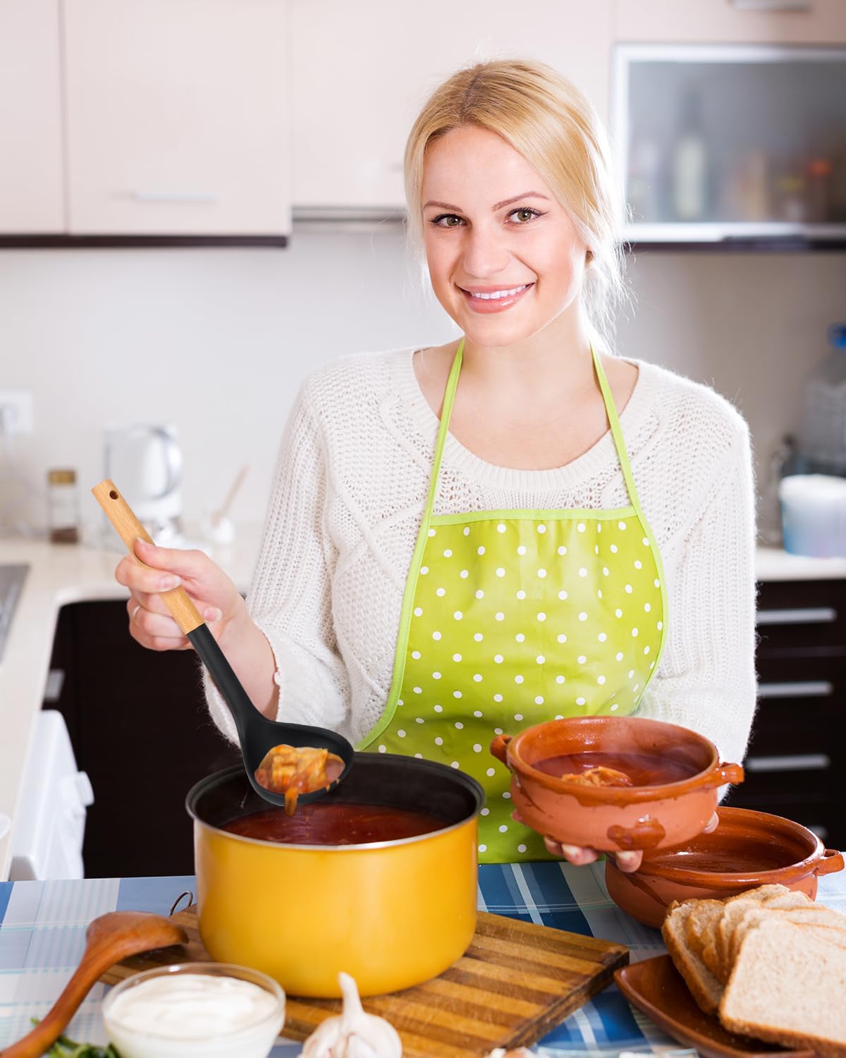 Pack of 2 Soup Ladle, Silicone Ladle Spoon with Wooden Handle, Large Non Stick High Heat Resistant Kitchen Utensils for Cooking, Stirring, Serving Soups(BLACK-RED)