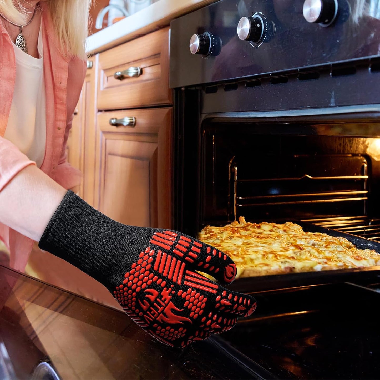 BBQ Gloves, Oven Gloves, Extreme Heat Resistant Barbecue Gloves, Silicone Non-Slip Oven Mitts, Kitchen Gloves for Cooking, Grilling, and Baking (Red)