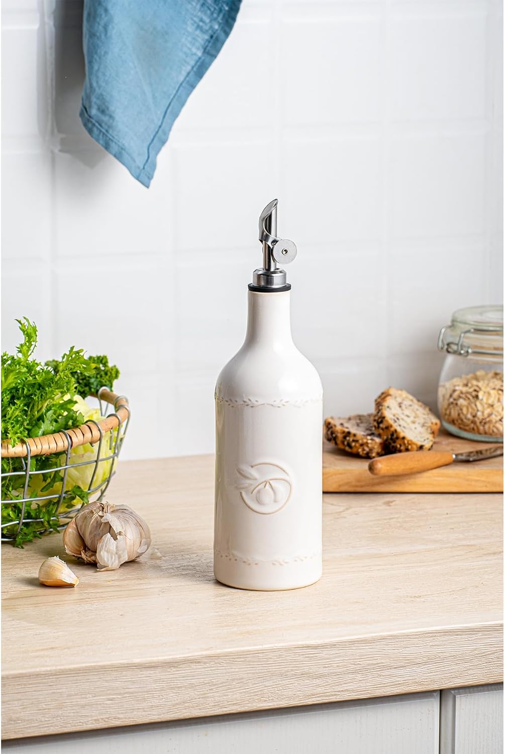 Olive Oil Dispenser Bottle, 18 oz Ceramic Oil Dispenser for Kitchen, Large Capacity Oli Bottle and Vinegar Cruet with Stainless Steel Spout, Cooking Oil Dispenser, Pack of 1, Off-White