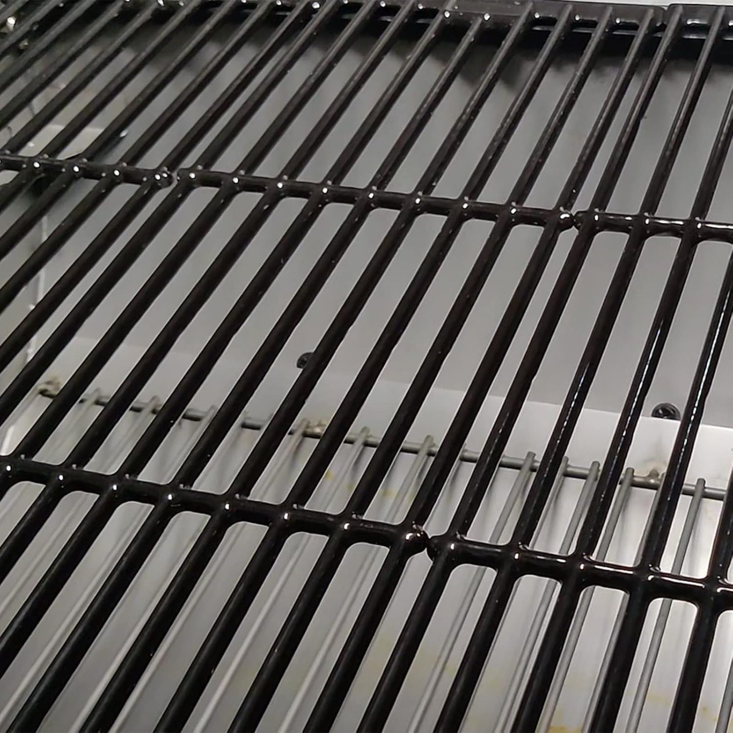 Uniflasy Porcelain Cast Iron Grill Cooking Grates for Chargriller 5050, 3001, 3008, 3030, 3725, 4000, 2121, King Griller 3008, 5252, 19 3/4 Inch Coated Cast Iron Grill Grid Grates Replacement