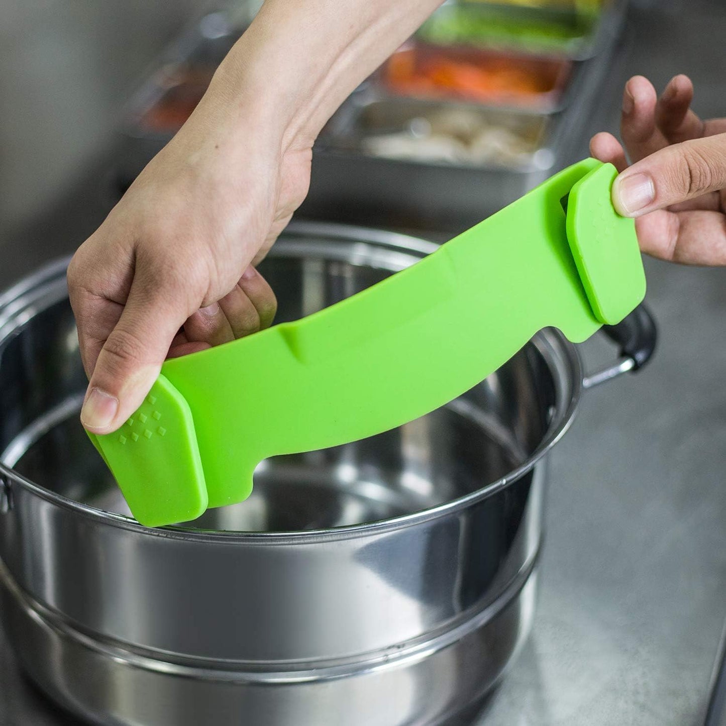 Clip On Strainer Silicone Pots and Pans, AUOON Pasta Strainer Clip on Food Strainer for Meat Vegetables Fruit Silicone Kitchen Colander, Green