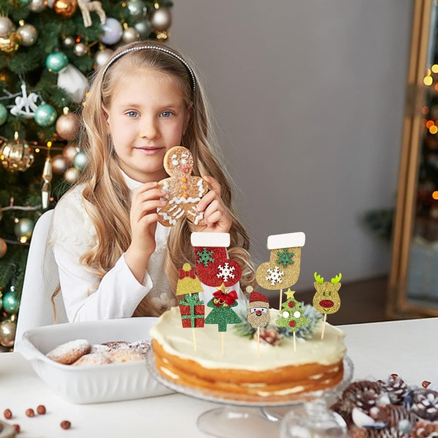 18Pcs Christmas Cake Toppers - Cupcake Decoration Set with Santa Claus, Christmas Tree, Snowman, Sock Theme Party Supplies