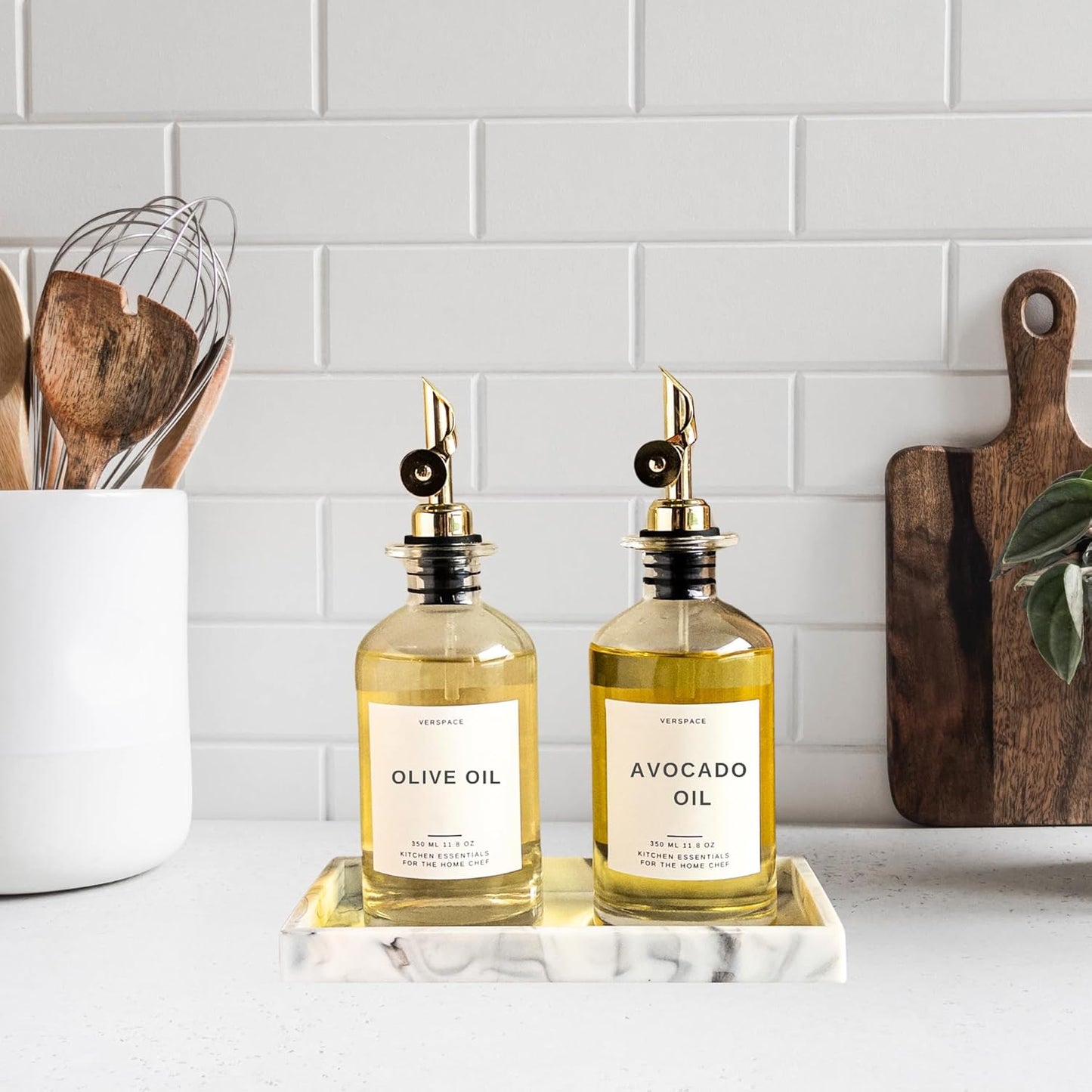 Olive Oil Dispenser For Kitchen With Silicone Tray & 40 Labels, Soy Sauce Dispenser, Coffee Syrup Dispenser, Olive Oil Bottles Set Of 2, Gold 500ml / 17oz