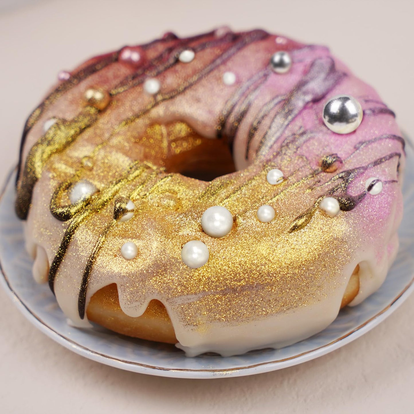 Dazzjoy Edible Gold Sprinkles, Star Sugar Candy Sprinkles for Cupcake Decorating, Food Grade, 4.23oz, Mix Size, Cupcake Toppers, Cake Decorations, Wedding Party Supplies