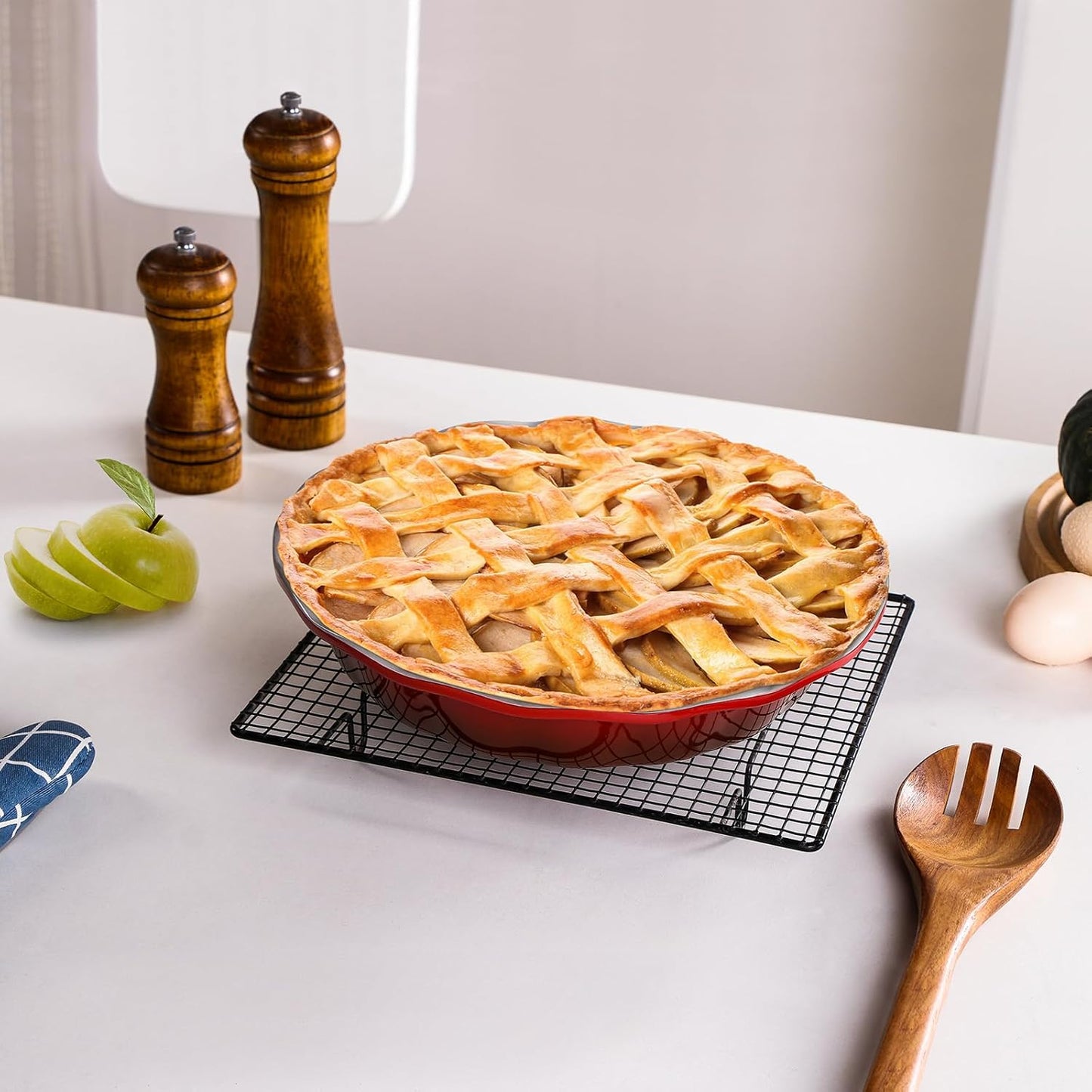 Lareina Pie Pans for Baking, Ceramic 9 Inch Deep Pie Dish with Rippled Edge for Apple Pie, Pecan Pie, Colorful and Durable Pie Plate, Christmas Gifts for Women, Set of 2, Red