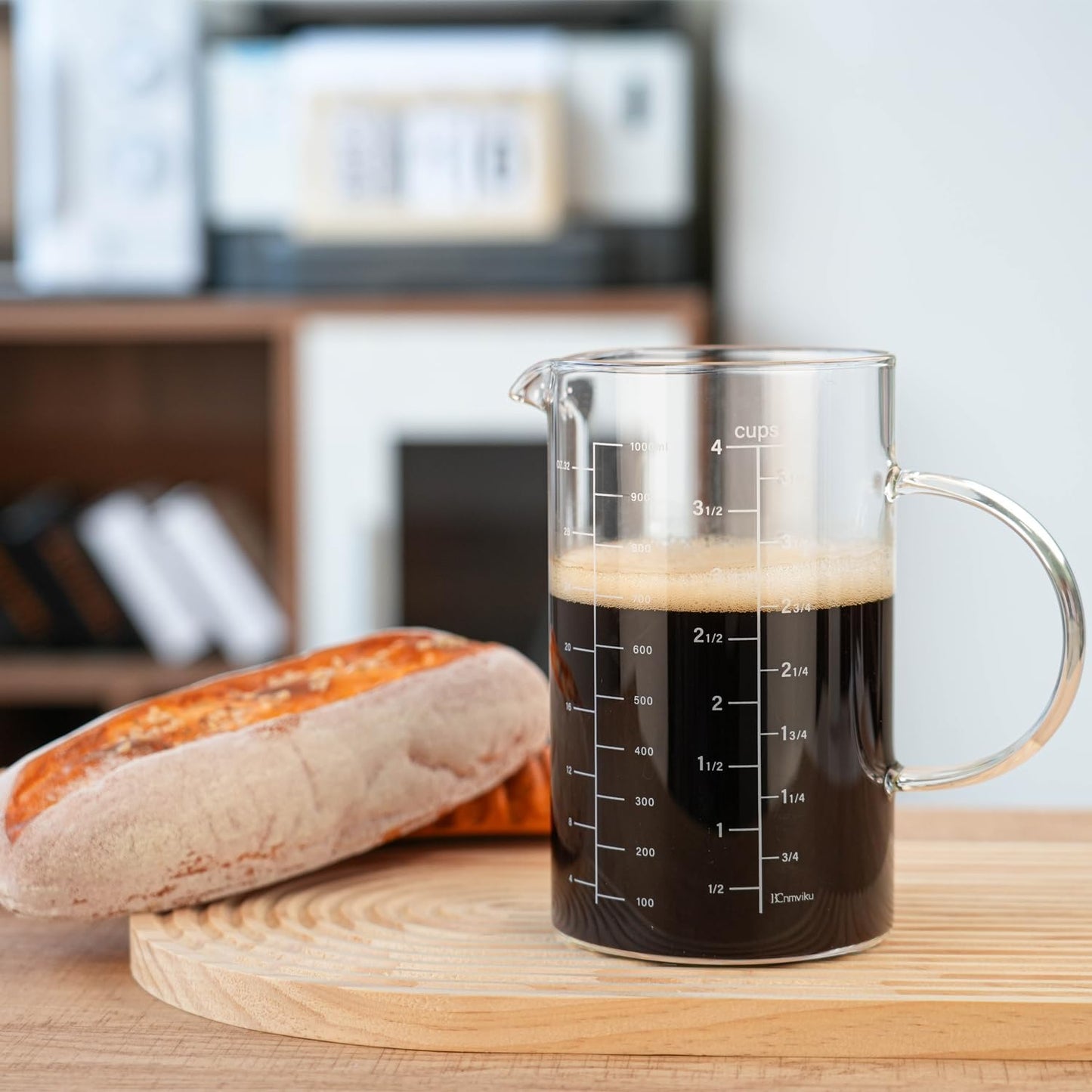 BCnmviku Glass Measuring Cup, Insulated handle, V-Shaped Spout, High Borosilicate Glass Measuring Cup 1000ML、 /1 Liter, 4 Cup for Kitchen or Restaurant, Easy To Read (1000ml-1pcs)