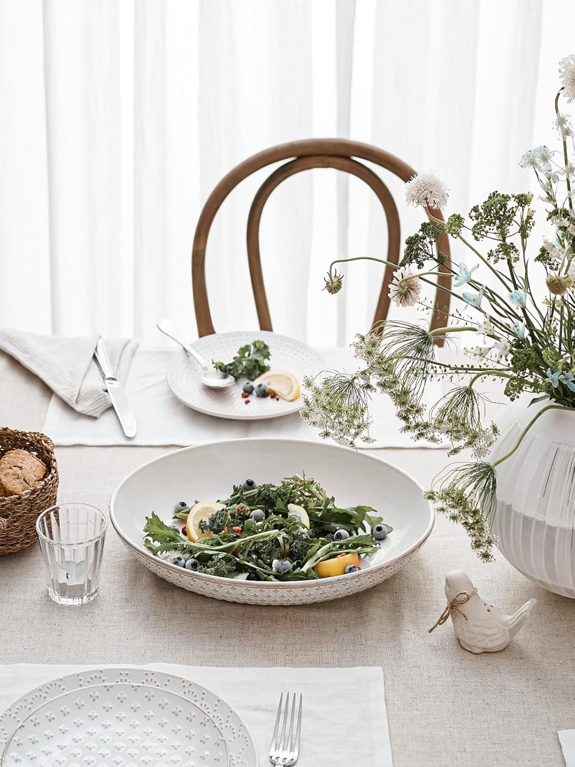 LE TAUCI Serving Bowls, Large Oval Platters for Entertaining, Ceramic Serving Tray for Dinner, Pasta, Salad, Dessert, Turkey, Fish, Fruit, Bread - 45oz/74oz, 11.8"/13.7", Set of 2, Arctic White