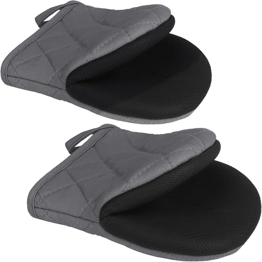 1 Pair Short Oven Mitts - Silicone Kitchen Oven Gloves High Heat Resistant 500℉, Mini Oven Mits with Non-Slip Grip Surfaces and Hanging Loop for BBQ, Baking, Cooking and Grilling (Solid Gray)