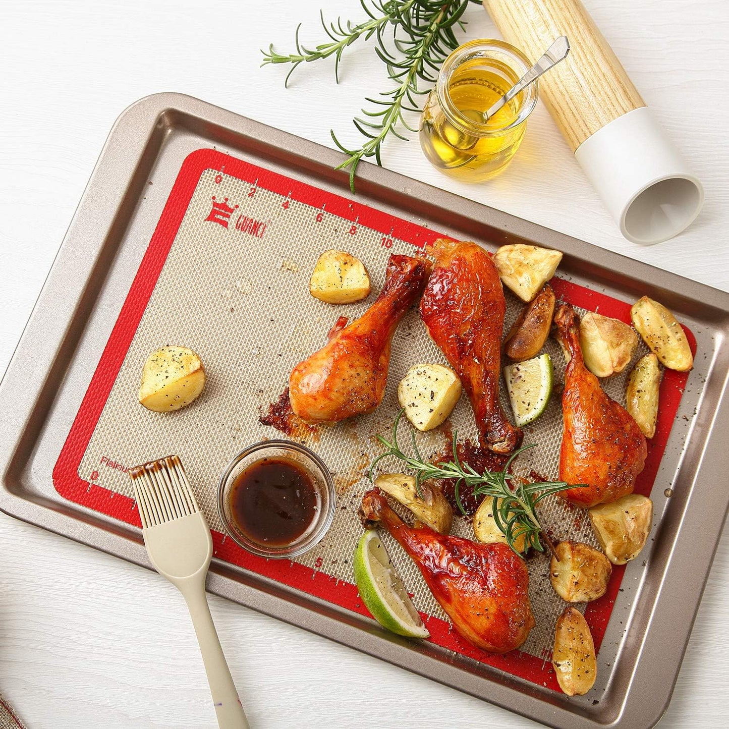 Silicone Baking Mat Set of 4, GUANCI Grade Food Baking mats Non-Stick Reusable Pizza Bakeware Mat for Making Macaroon, Pizza, Cookie, Pastry, Bread, Bun(Red)