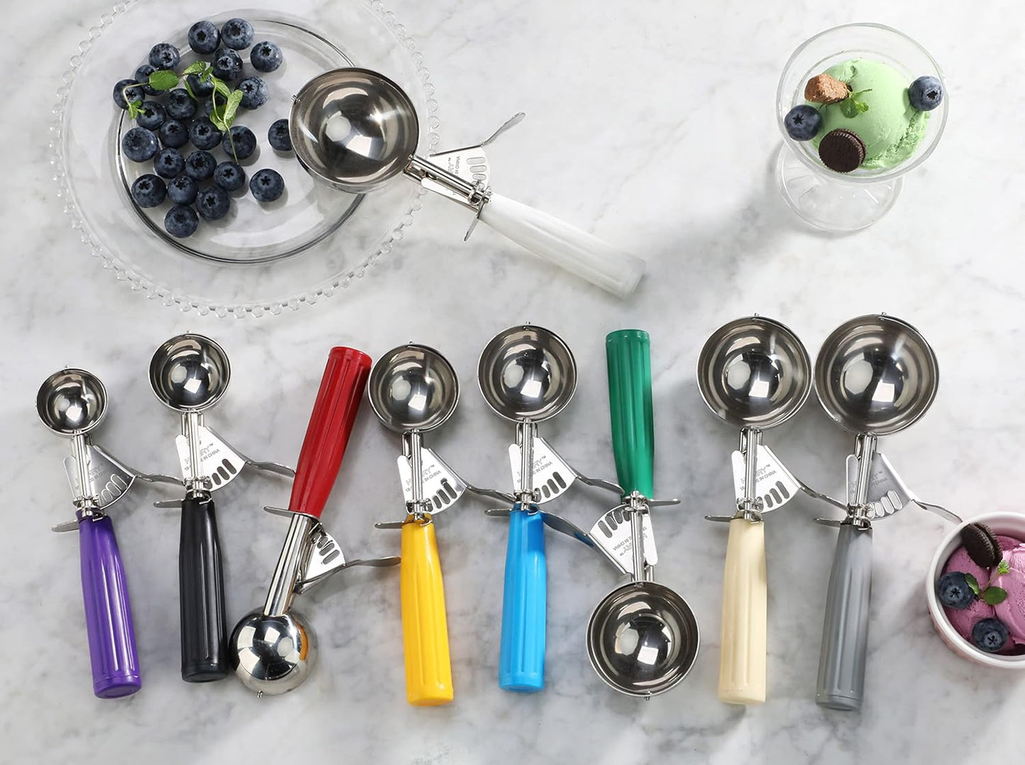 New Star Foodservice 34868 Commercial-Grade Thumb Press Food Disher/Ice Cream Scoop, 18/8 Stainless Steel, 1.75 oz, Size 24, Red