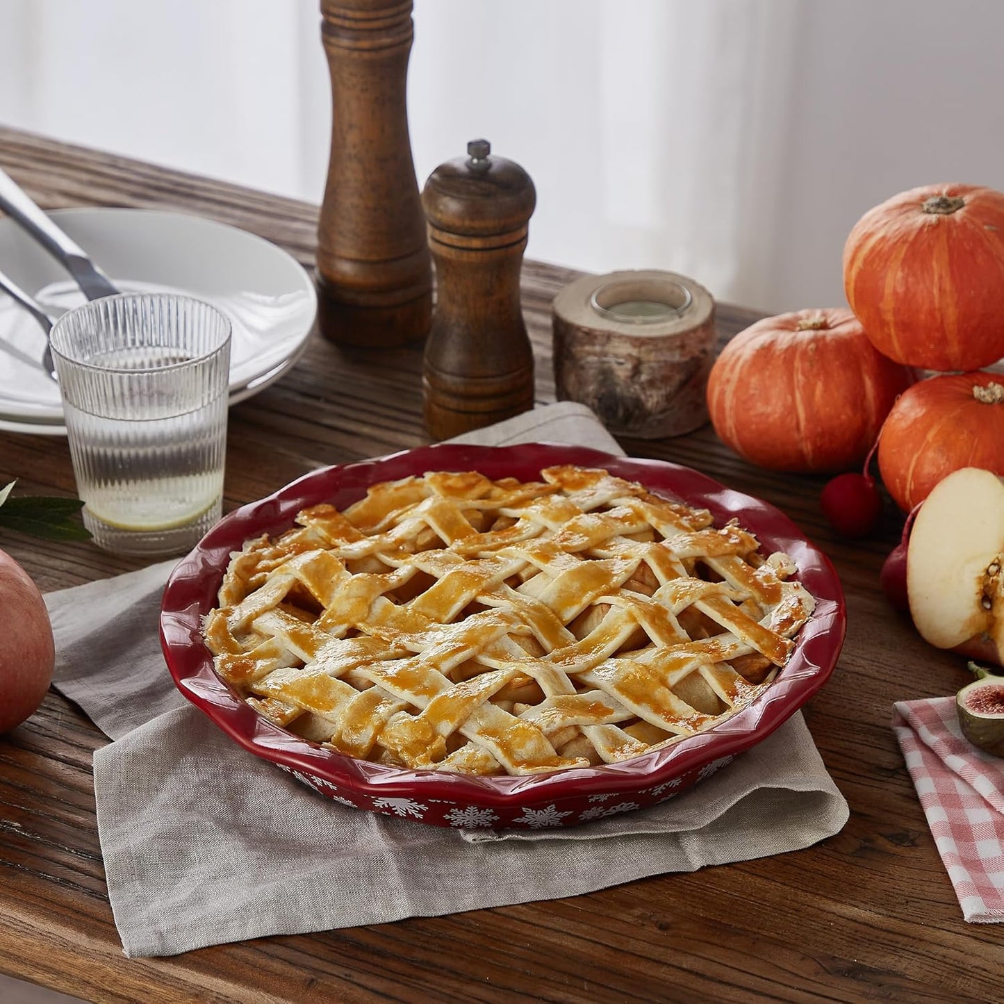 Ceramic Pie Pans for Baking, 9 Inches Pie Plate for Apple Pie, 36 Ounce Round Baking Dish, Set of 2, Thanksgiving day Gifts for Women, Christmas Red
