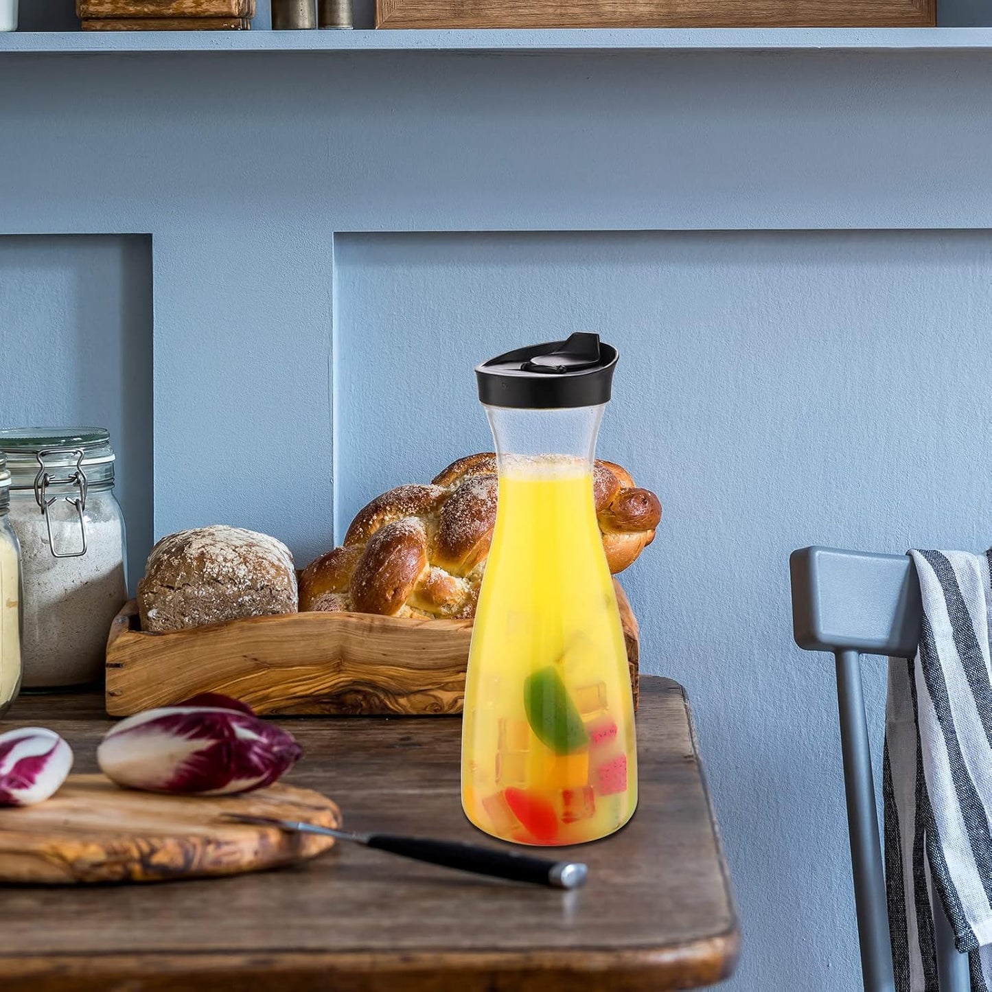 Xinnun 12 Pcs Water Carafe with Flip Top Lid Plastic Carafe with Black Lid Clear Plastic Water or Juice Beverage Pitcher Beverage Pitcher Jug for Restaurant Party School Bar Juice Milk Coffee