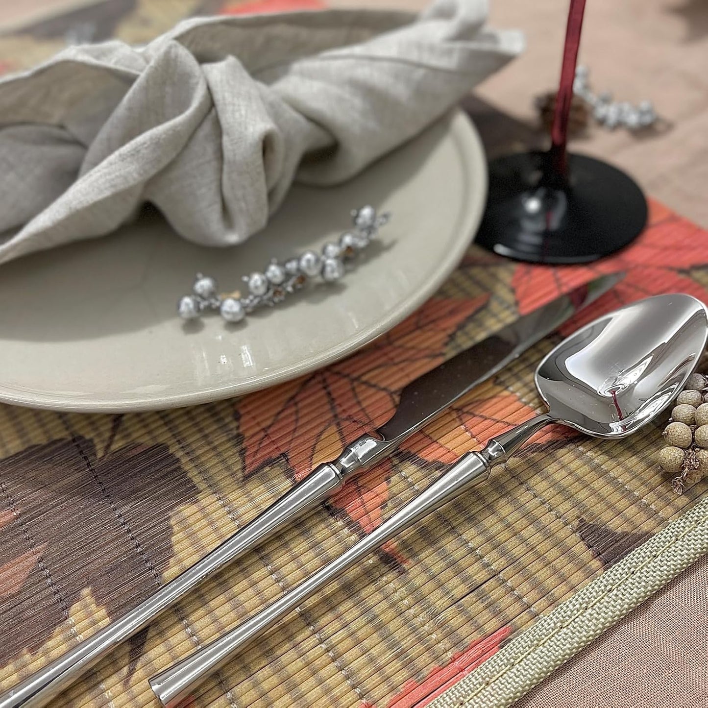 ANDSTAR Set of 8Pcs Bamboo Placemats 17.7X11.8Inch Sushi Rolling Mat Japanese Style Bamboo Mat Place Mats Washable Heat Resistant Table Mats for Dinner Dining Table （Maple Leaves）