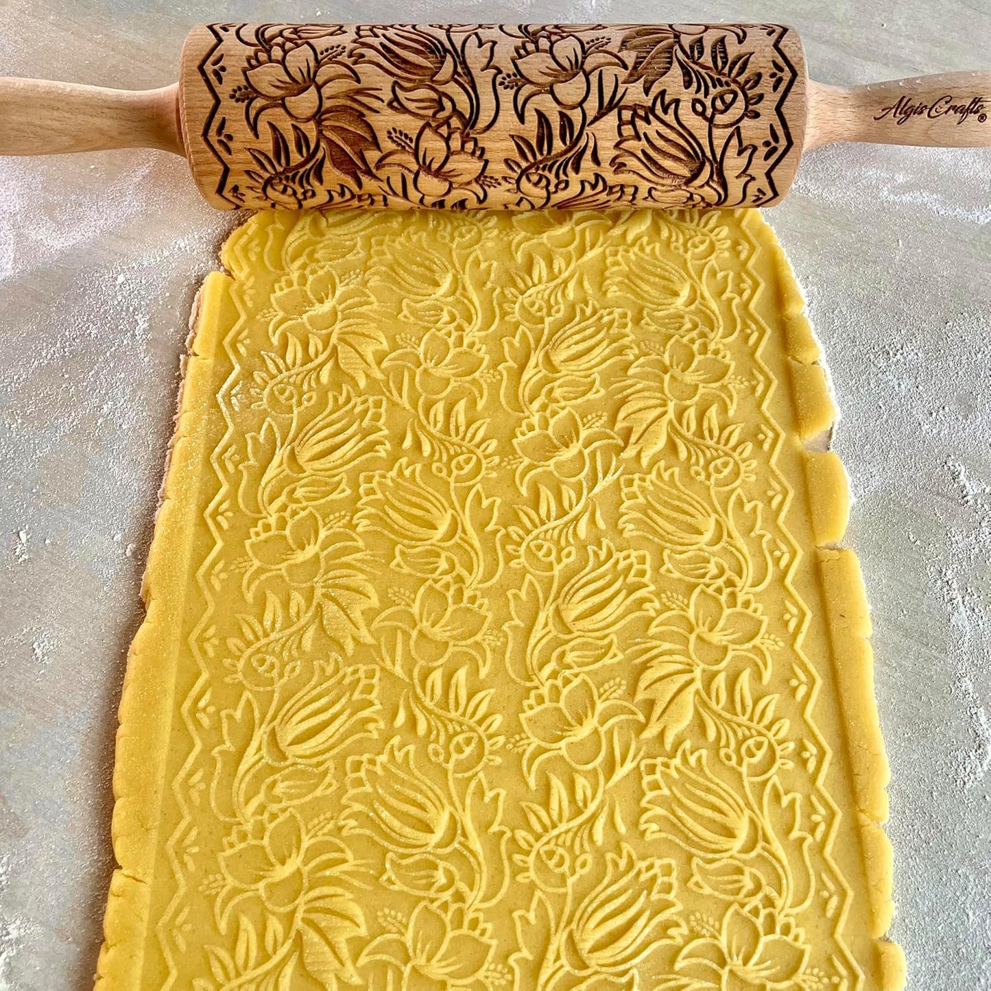 Embossing Rolling Pin GOLDEN DAISIES with Ornamental Bloom Pattern – Dough and Clay Roller for Embossed Cookies and Pottery - Cookie and Ceramic Stamp - Baking Gifts for Women by Algis Crafts