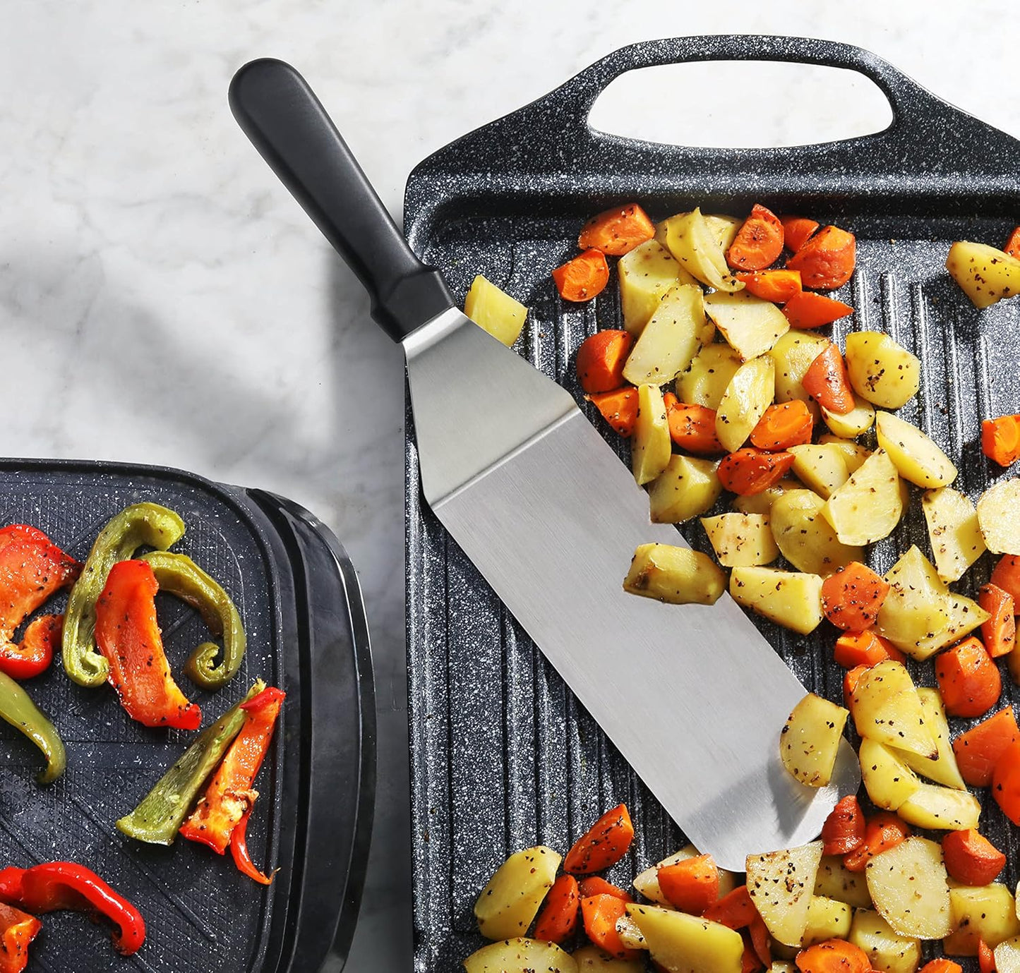 New Star Foodservice 36190 Plastic Handle Flexible Grill Turner/Spatula, 14.5-Inch, Black