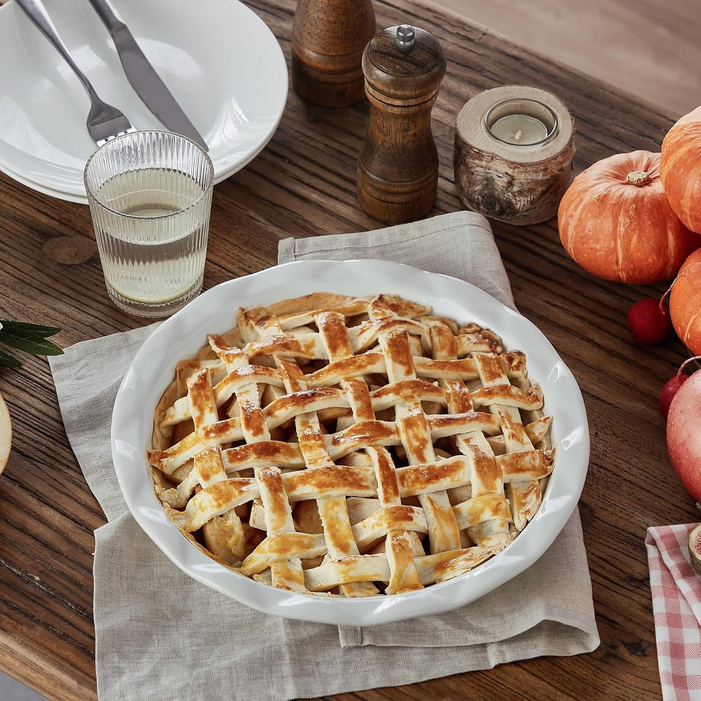 Lareina Ceramic Pie Pans for Baking, 9 Inches Pie Plate for Apple Pie, 36 Ounce Round Baking Dish, Set of 2, Thanksgiving day Gifts for Women, White